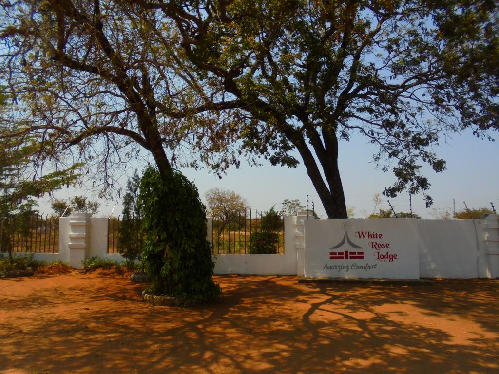White Rose Lodge Livingstone Exterior foto